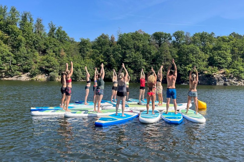 Jóga na paddleboardu